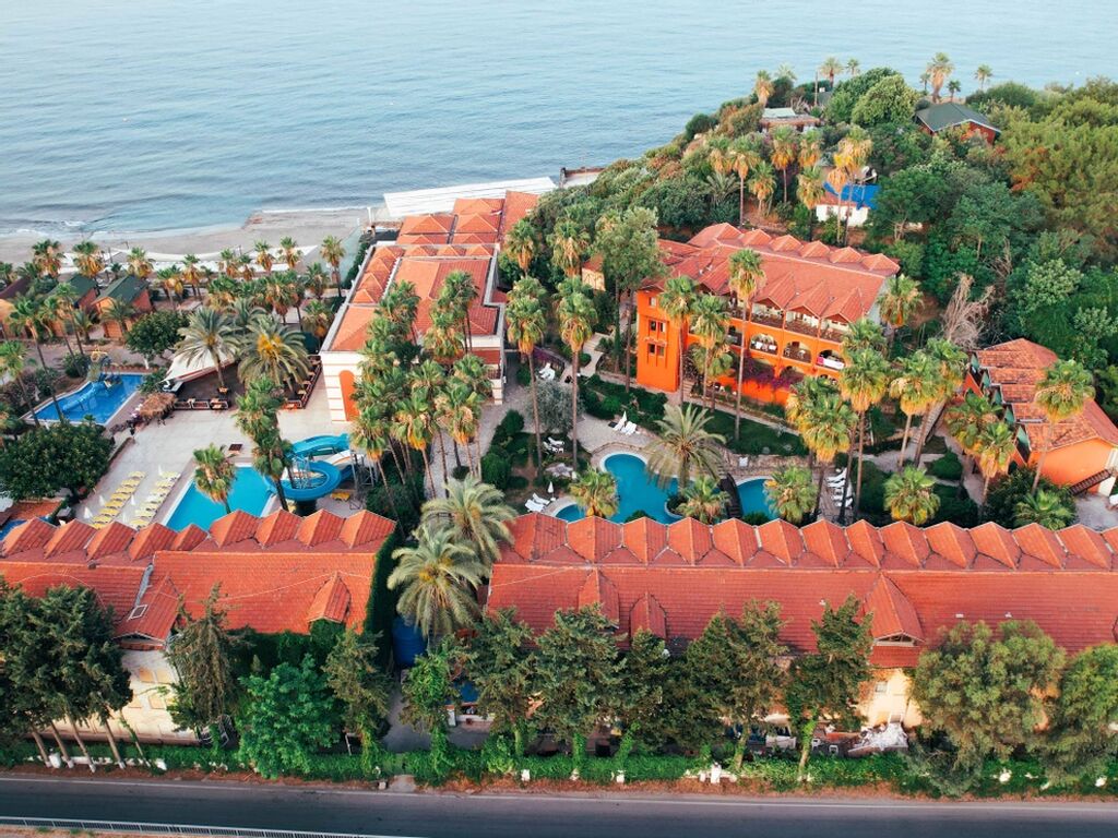 Green Paradise Beach Hotel