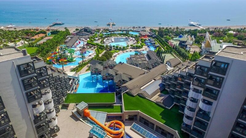 Limak Lara De Luxe Hotel & Resort