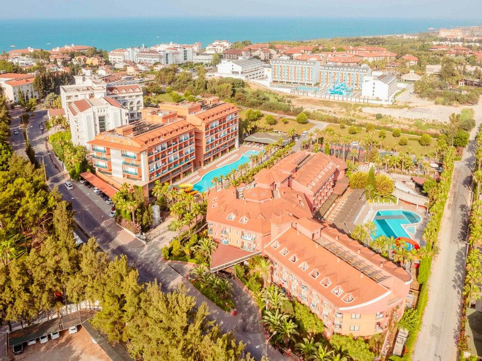 Club Side Coast Hotel