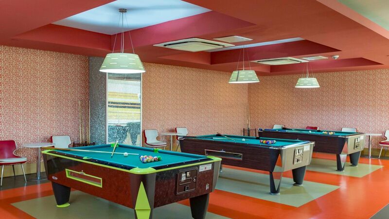 Royal Dragon Hotel Side