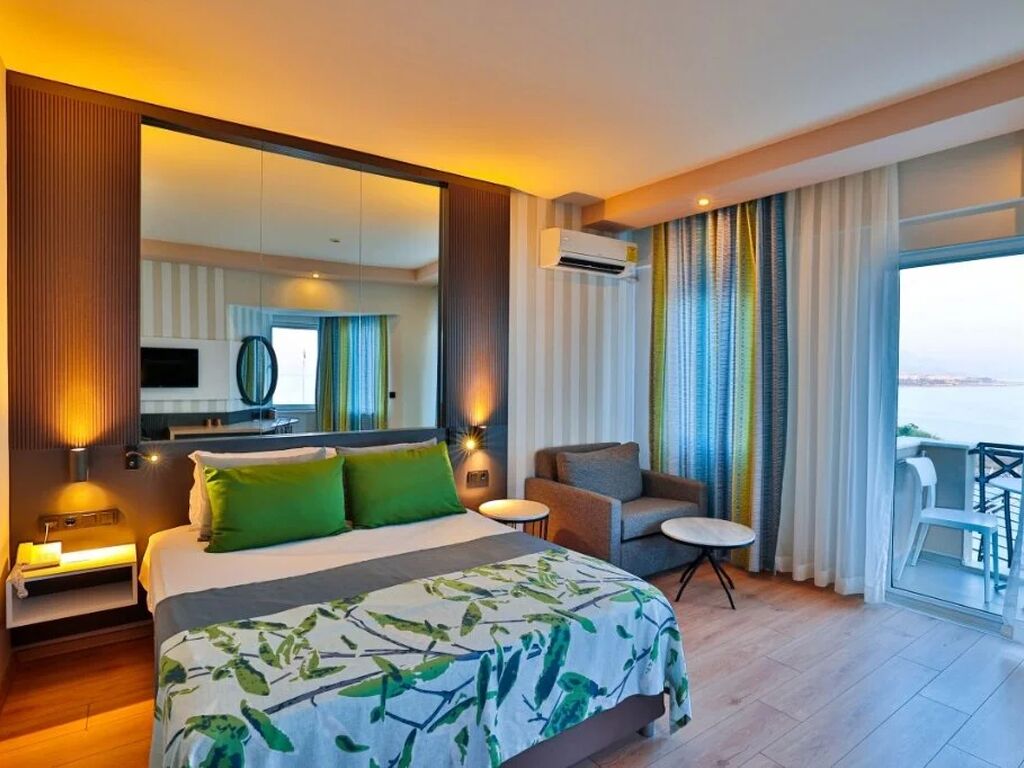 Crystal Land Of Paradise