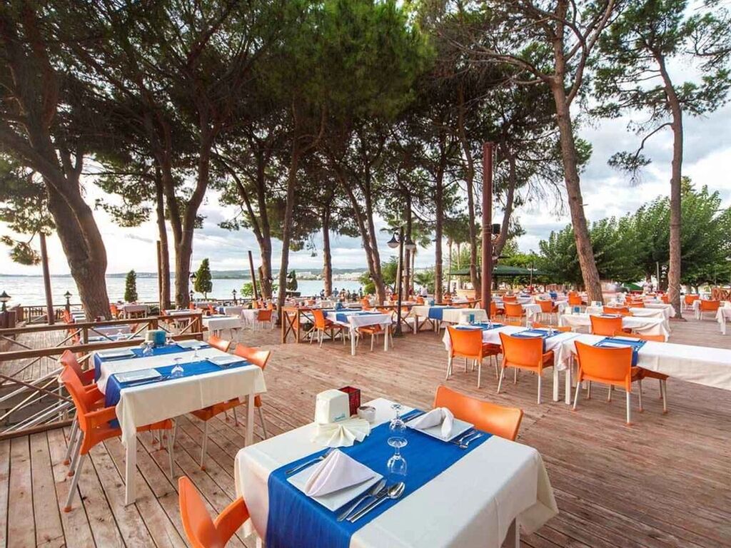 Lonicera World Hotel 