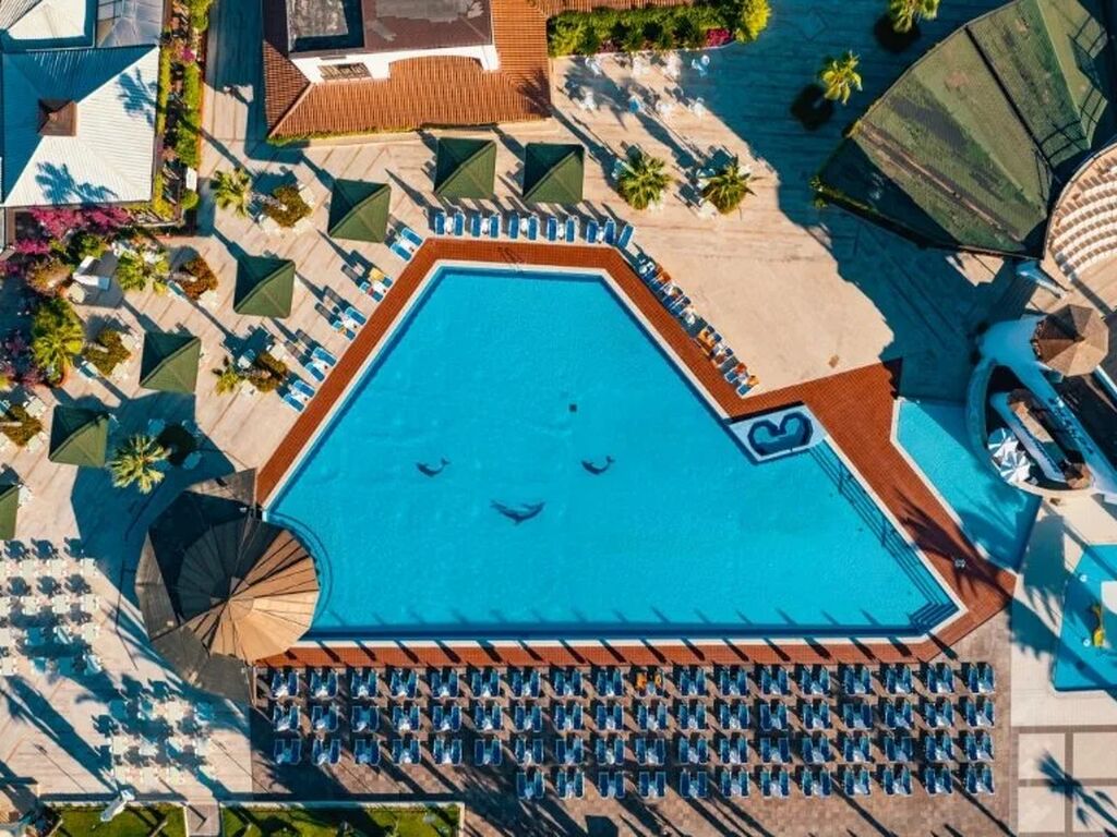 Emelda Sun Club