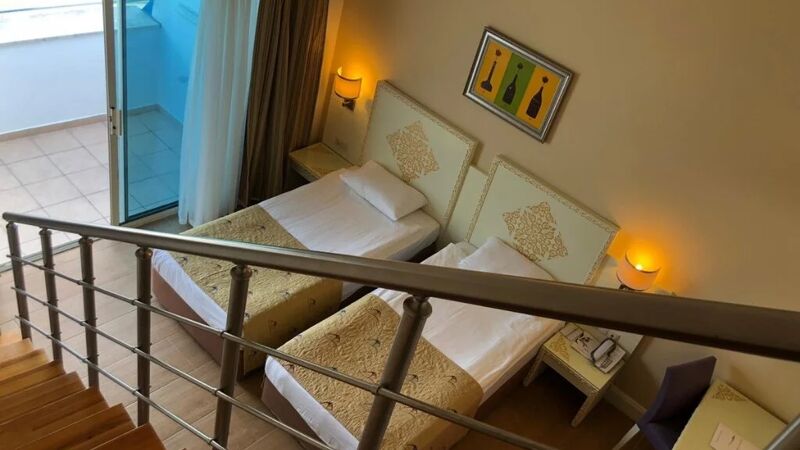 Crystal Admiral Resort Suites & Spa