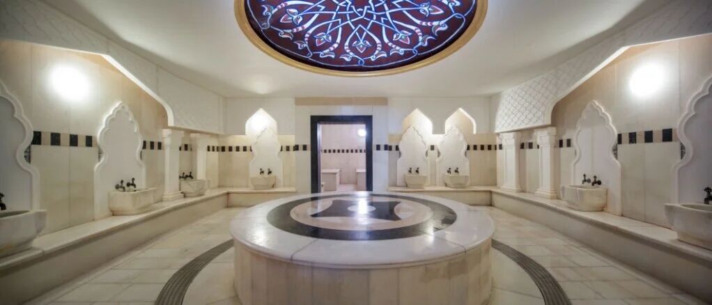 Crystal Admiral Resort Suites & Spa